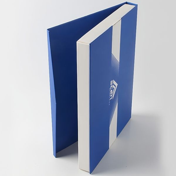 Magnetic Closure Clothes Gift Boxes Customization With Elegant Design