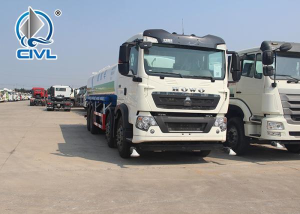HOWO 371 hp 8x4 Water Tanker Trailer 32000L in Green , EURO II Emission
