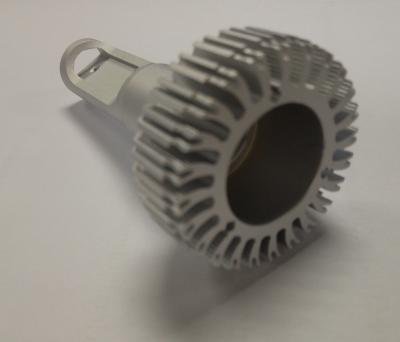 CNC de alumínio personalizado do cerco da extrusão que faz à máquina alojamento da lâmpada do diodo emissor de luz o auto para o automóvel