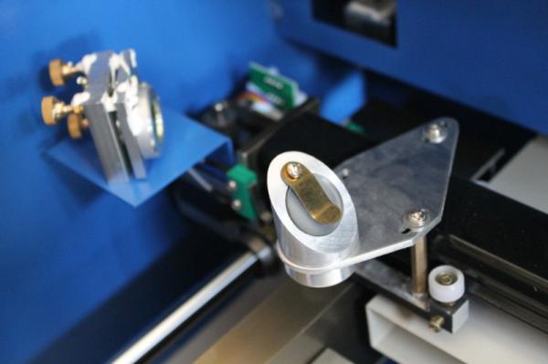 3020 Desktop 40W CO2 Laser Cutting Machine, Laser Engraving Machine With Up and Down Table