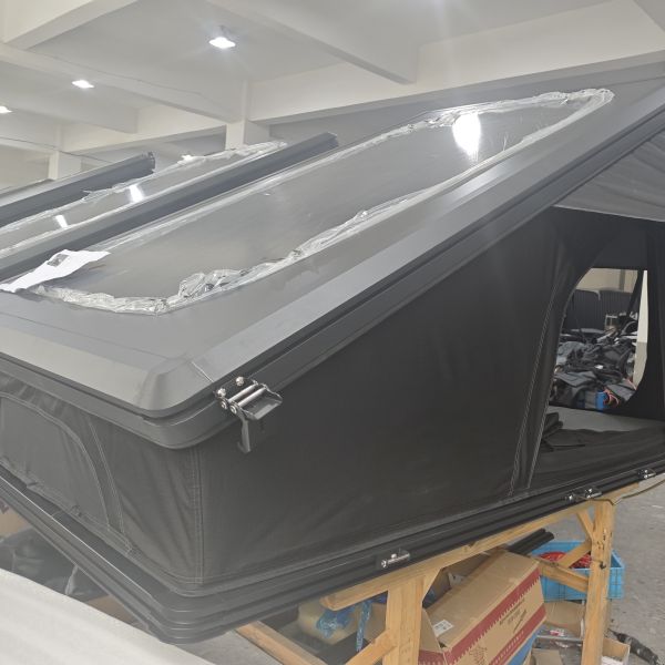 OEM 3-4 Person Triangle Camping Roof Top Tent Aluminum Clamshell Hard Shell with Oxford Fabric Sale Hardshell Rooftop Tents