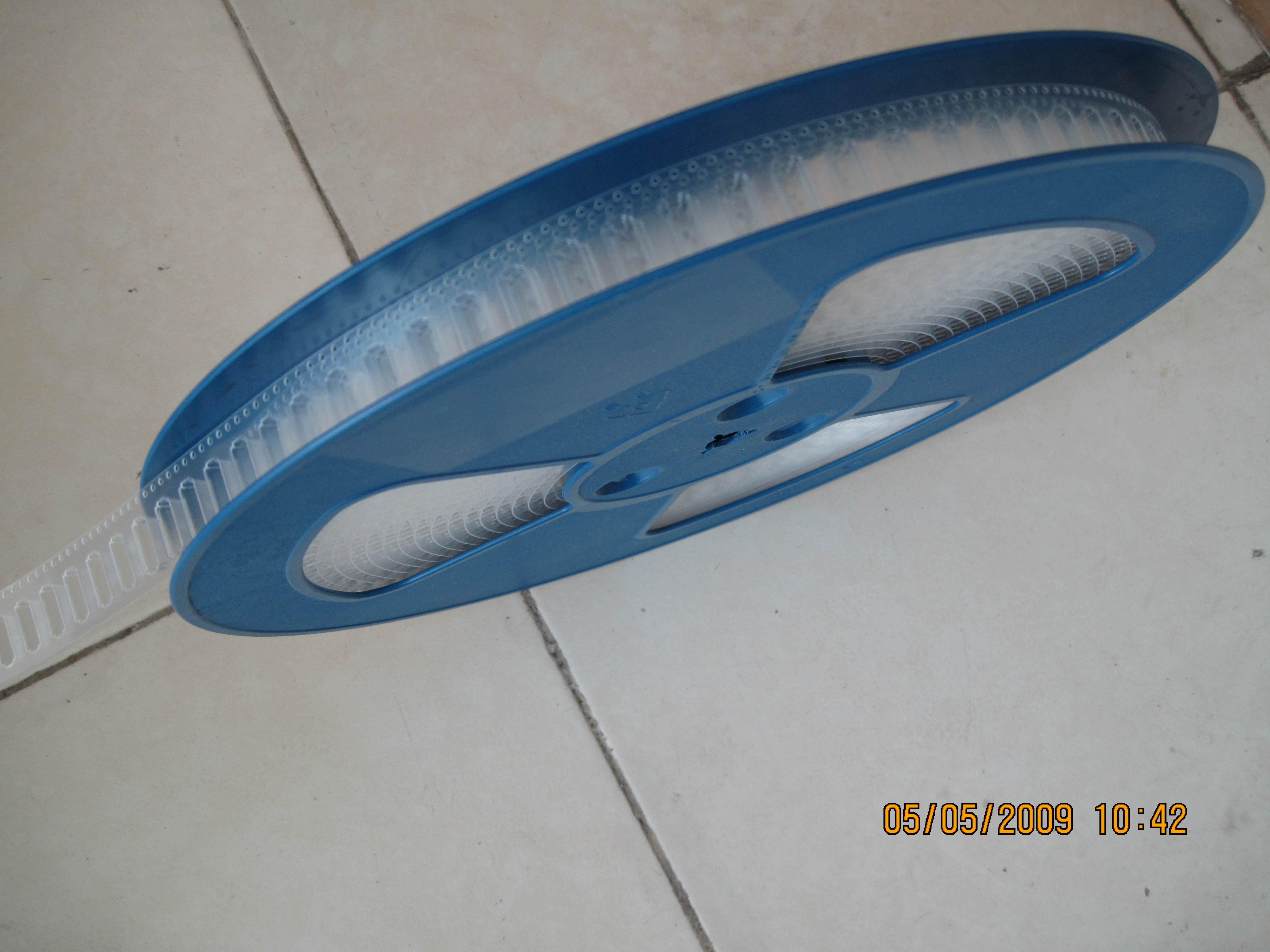 Blue 13-Inch Plastic Reel for SMD Component Storage and Carrier Tape Transport