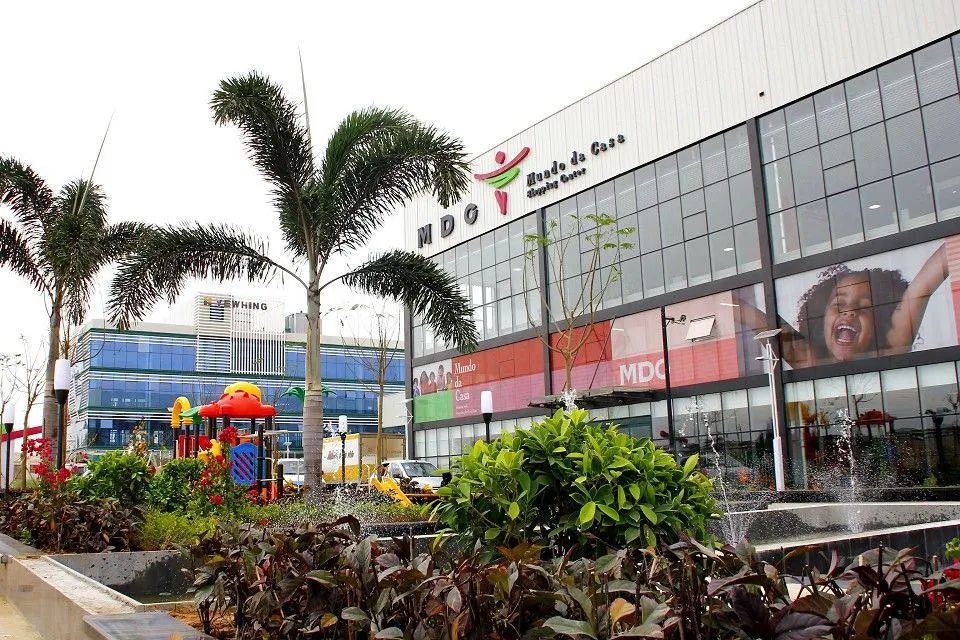 Pre Engineered Metal Building with 50 Years Lifespan, Corrosion Resistant and Easy Installation Steel Structure