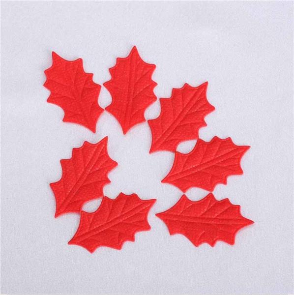 Non Woven Fabric Christmas Party Crafts Red Holly Leaves Customized Size