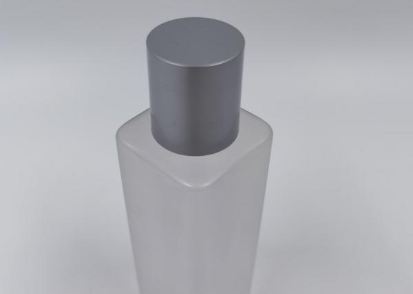 Bouteilles cosmétiques en plastique de estampillage chaudes de toner avec le couvercle 150ml en métal