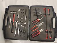 Kit de ferramentas industriais de titânio resistente à corrosão em caixa de plástico duro preto com logotipo laser