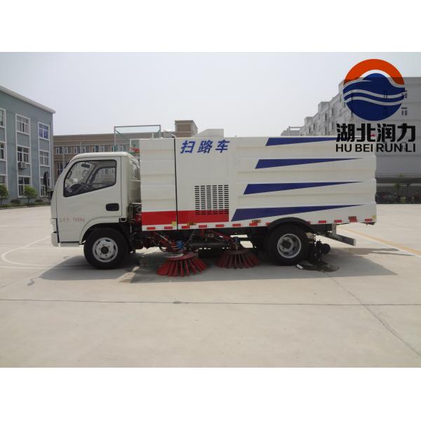 DFAC 4x2 RHD Euro III Road Sweeping Truck for Road Surface Cleaning