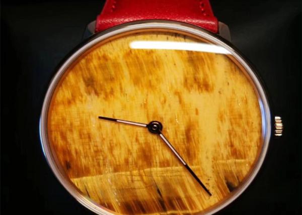 Vogue Exquisite Crafts Using Stones Quartz Movement Watch With Natural Marble Dial