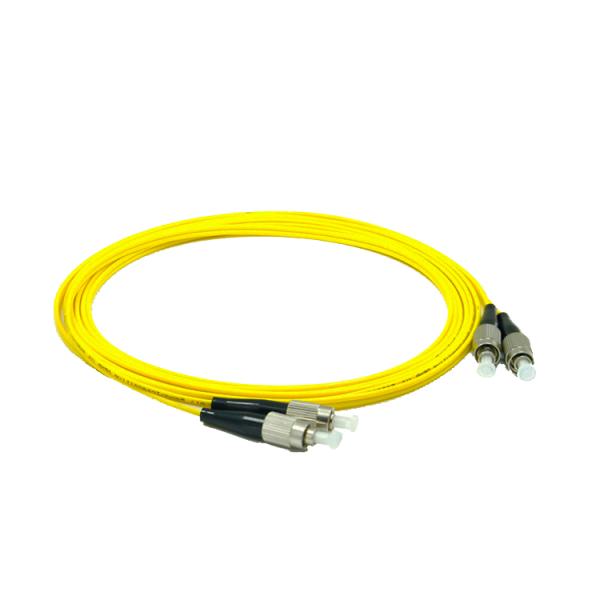 Equipo de cable de parche de fibra óptica FC de longitud personalizable para conexión de fibra óptica