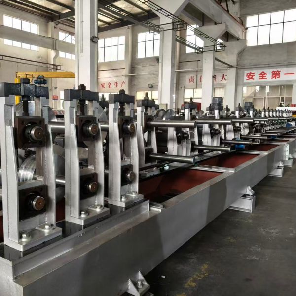 Wide Adjustable Galvanized Steel Structure Frame C Z Purlin Roll Forming Machine Popular in Australia for Steel Structure Warehouse