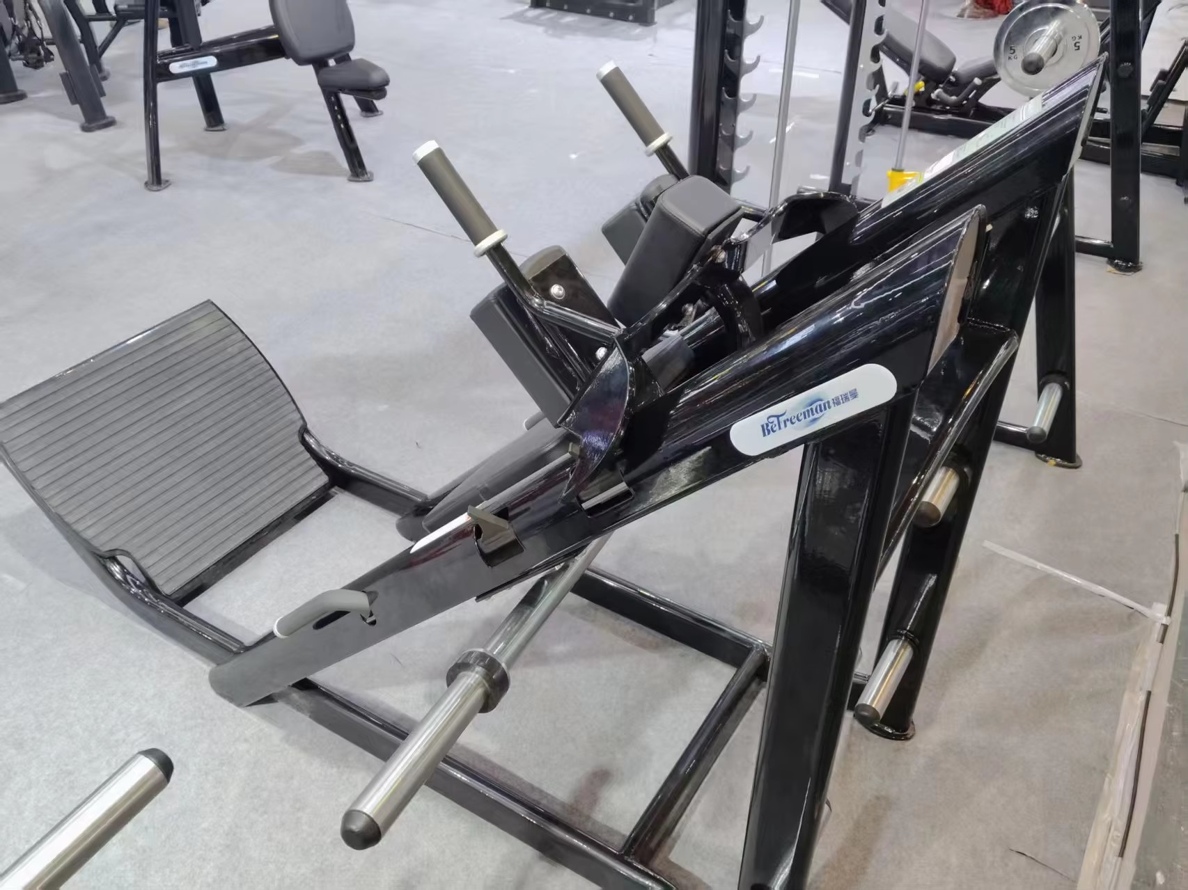 XS04 Hack Slide Machine | Commercial Plate Loaded Hack Squat Gym Equipment