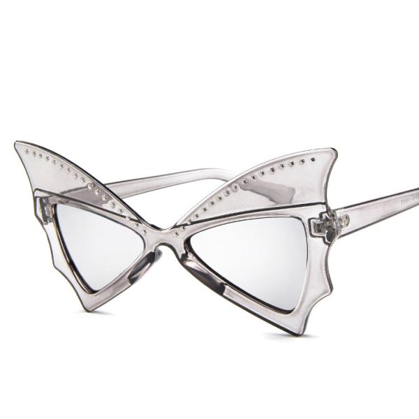 Oversized Women Bat Sharp Rivet Big Frame Sunglasses Personality Dance Party Glasses