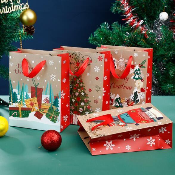 Offset Printing Cardboard Gift Bags 120-300gsm Christmas Pattern With Handles