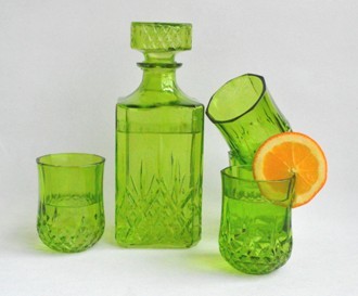 GLASS WINE DECANTER WITH 4 CUPS