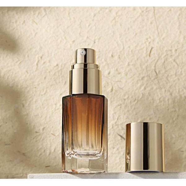 Plastic Pump Material Octagonal Glass Cosmetic Display Bottle Suitable Lotin Botte Transparent Design Perfect for Showcasing Fragrance Collections