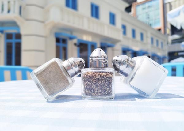 17 ml Moinho de Moda e Shaker Para Cozinha Shaker Cobertura Metal Jar de Vidro Para Sal, Pimenta, Especiarias
