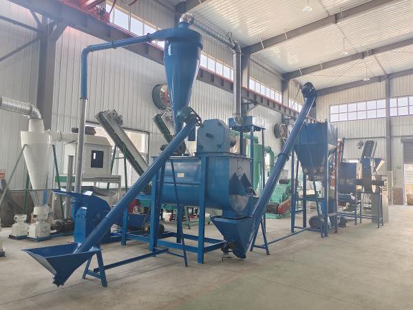 Línea de pelletización de piensos para animales personalizable con instalación de guía de ingeniero y fuente de alimentación de 380V/50Hz/3Fases