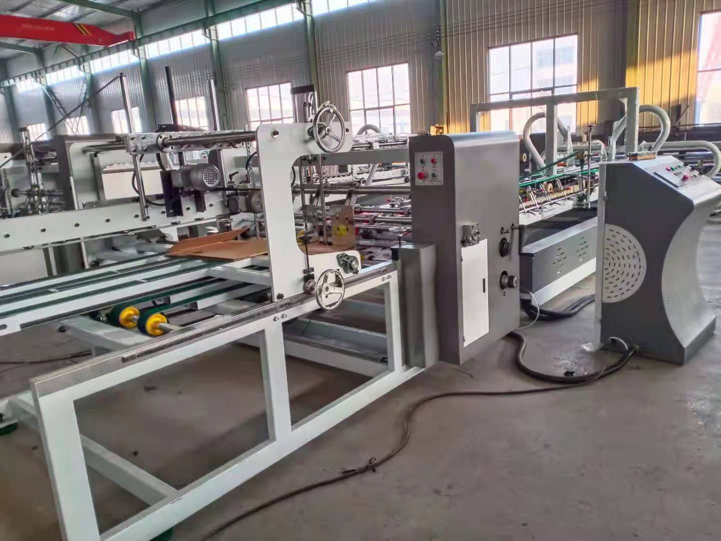 12kw гофрировало машину Gluer папки коробки автоматическую