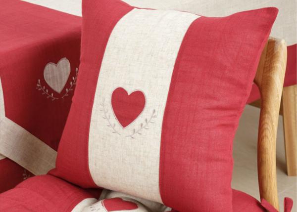 Custom Embroidered Decorative Throw Pillow Covers 100% Linen Heart Pattern