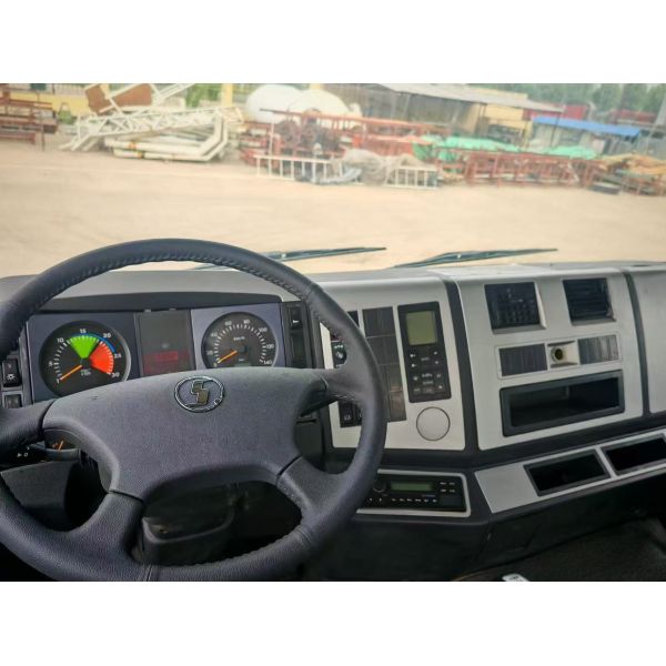 Used SHACMAN dump truck, front four and rear eight wheels