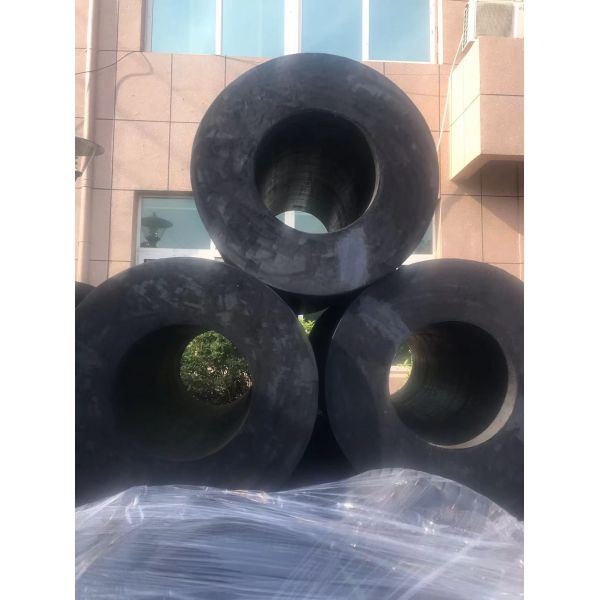 Tensile Strength 10-30MPa Cylindrical Rubber Fender With High Energy Absorption Ensuring Marine Docking and Vessel Impact Protection