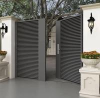 Porte en acier inoxydable à bascule à gauche pour porte métallique à bascule avec portes incendie à bascule brunes