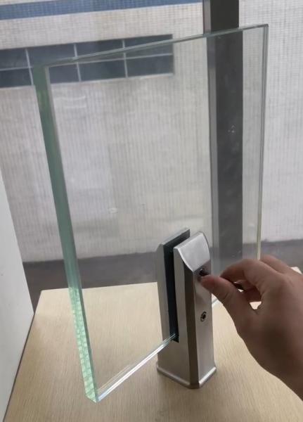 12mm 1/2 Thick Low Iron Clear LED Frameless Tempered Balustrade Glass With Spigots
