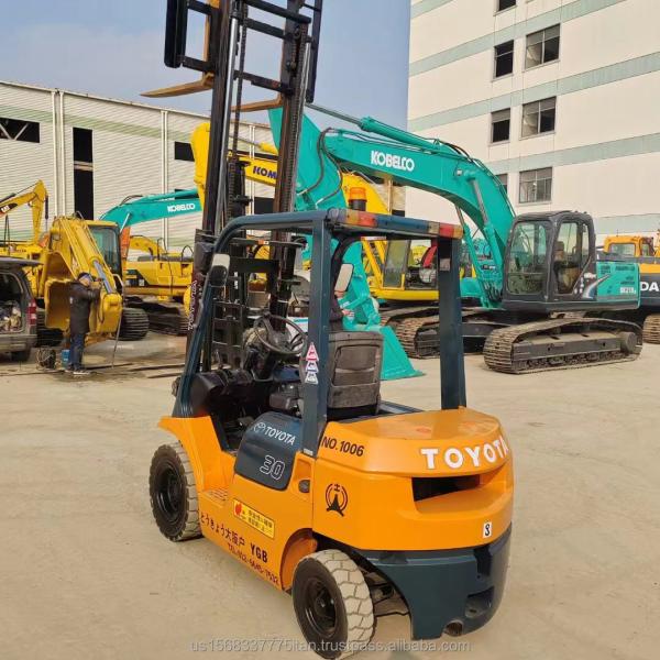 Used TOYOTA 7F30 Forklift Diesel for Your Material Handling Solutions