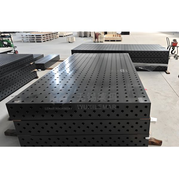D28 Splicing 3D Welding Table Long Steel Profiles Mobile Welding Bench Ra1.6