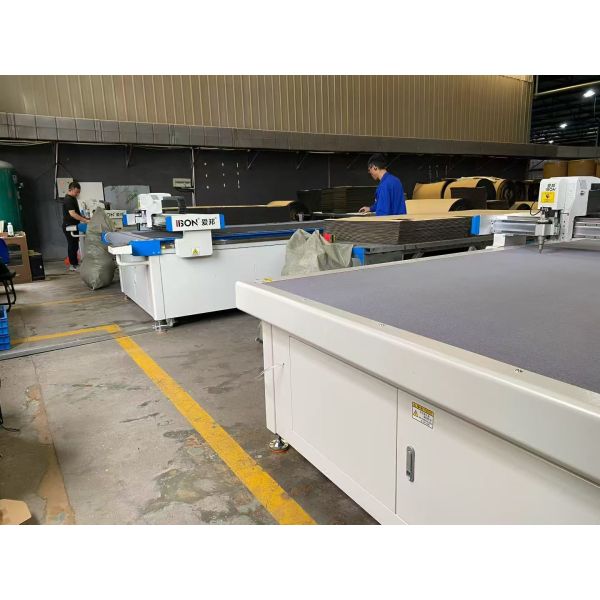 High-Precision CNC Cutting Machine with 220-380V Power and 3-Year Warranty for Automotive Mat Production