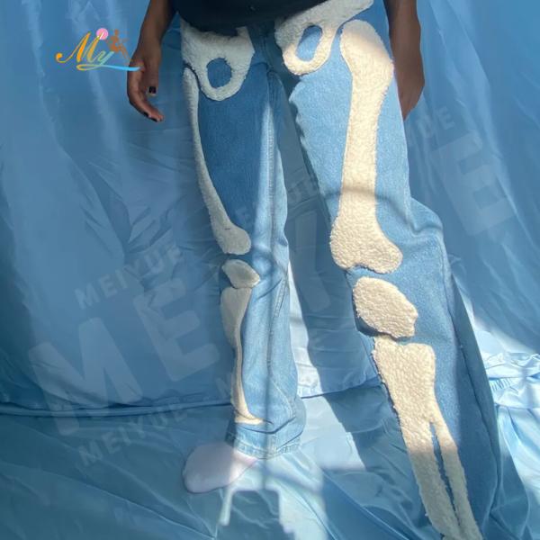 OEM Nuevo diseño personalizado con bordados de chenille de hueso hombres pantalones vaqueros pantalones azules casual pantalones deportivos Pantalones De Hombre jeans