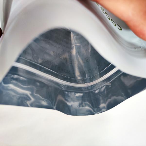 Застегнутая рюкзак с резной застежкой