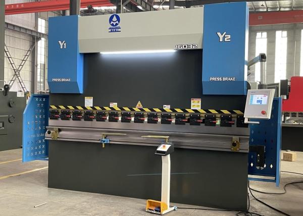 High-precision Hydraulic CNC Press Brake - Max. Bending Thickness 3mm Stainless Steel