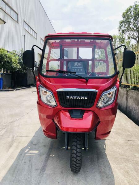 800W DAYANG Semi Cabin Cargo Tricycle with 250cc Engine and Hydraulic Strut Motorcycle
