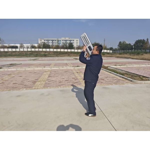 4G/5G Networking IP65 Protection 300MHz-6000MHz Detection Handheld Drone Jammer UAV Jamming Device