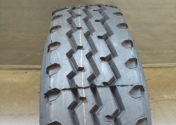 Radial Ply 7.00R16LT Light Truck Tyres , Low Rolling Resistance Truck Tires Excellent Loading