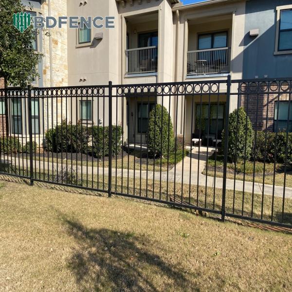 Backyard Tubular Steel Fence Family Safe