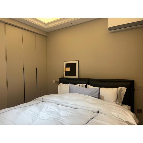 Classic Hotel Double Bed Modern Solid Wood King Bed