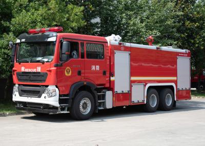 Carro de bombeiros industrial de Sinotruk HOWO 12000L com bomba & monitor
