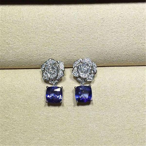 PG piaget rose  series earrings gold diamond  18k gold  white gold yellow gold rose gold diamond earrings