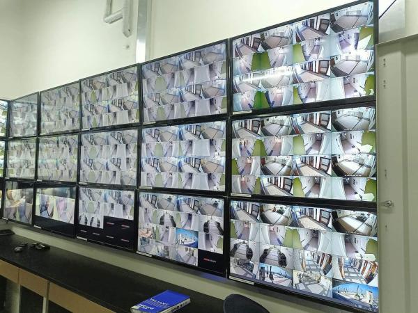 50 portos da montagem 3 HDMI da parede do sistema 4K UHD da câmera do monitor da segurança do LCD