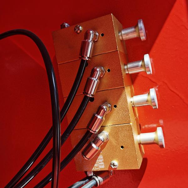 Semi-remorque à suspension mécanique de 45000L avec axe d'origine à 3 essieux et pneus 12R20 pour le transport de pétrole brut