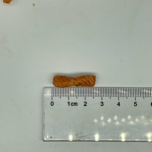 Crunchy Rice Crackers With Spicy Kick Rectangular Shape For Snacking