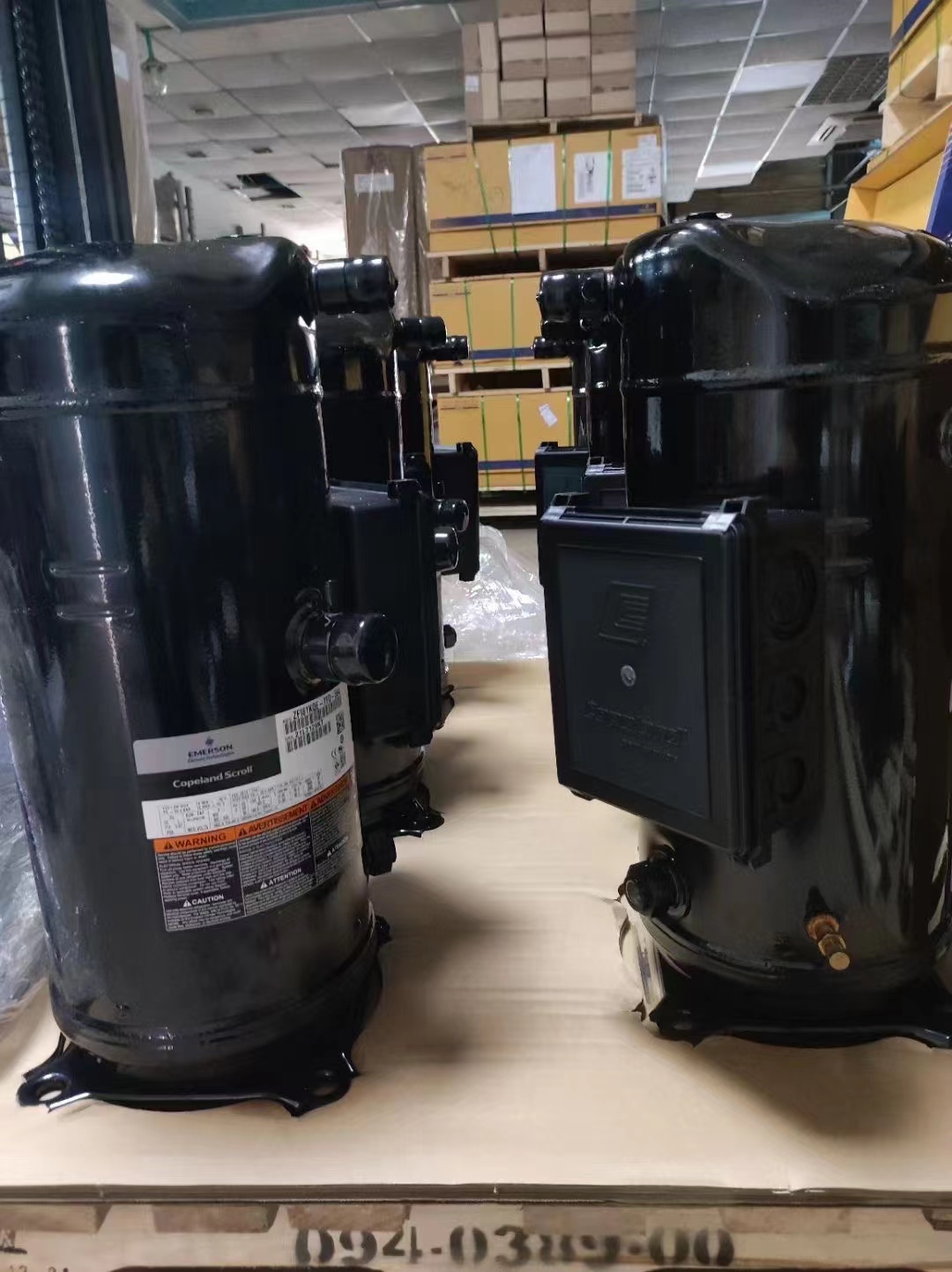Компрессор ZP67KCE-TFD рефрижерации черноты компрессора переченя 5.6HP 55000BTU ZP R410A