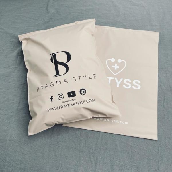 Zipper Clothes Packaging Frosted Plastic Ziplock Bag PE Zip Lock Packaging Bag With Your Logo For Apparel Packaging