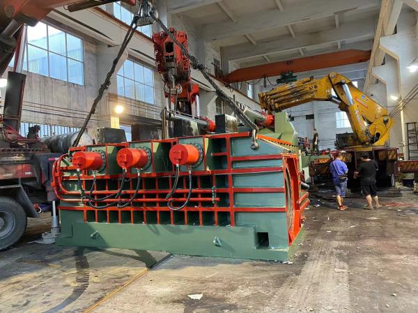 Mode de fonctionnement automatique Machine de compactage de ferraille métallique 2,2-3,5 Tonnes/heure Taux de production pour les performances de la ferraille