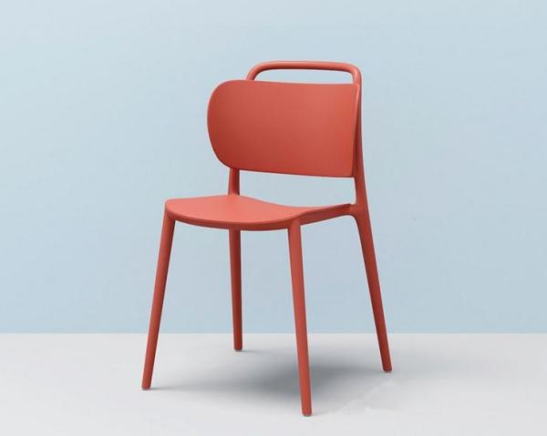 Nordic plastic chair dining chair family creative single simple ins web celebrity can be stacked dining chair