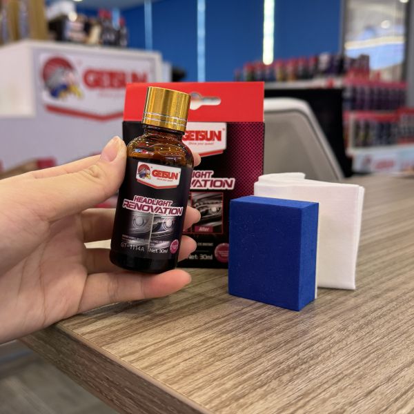 Headlight Renovation Kit and Polish Set for Clear, Bright & Haze-Free Finish with Water-Soluble Formula to Remove Scratches, Yellowing & Oxidation