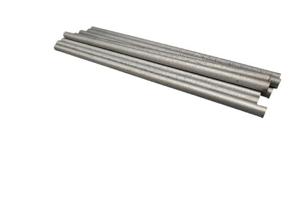 Barre en carbure cimenté à haute résistance à l'usure et aux propriétés résistantes à la corrosion.
