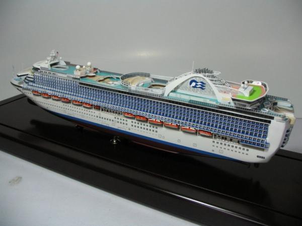 Ivory White Plastic Cruise Ship Models With Crown Princess Cruise Ship Series
